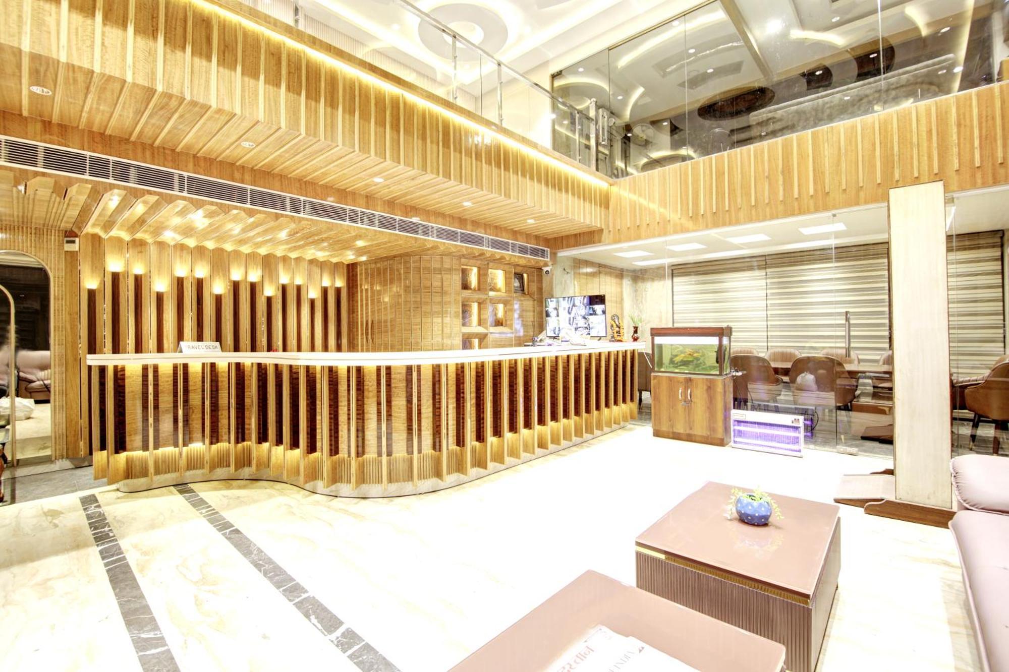 Hotel Krishna Plaza 'New Delhi' - By M S Hospitality Екстер'єр фото
