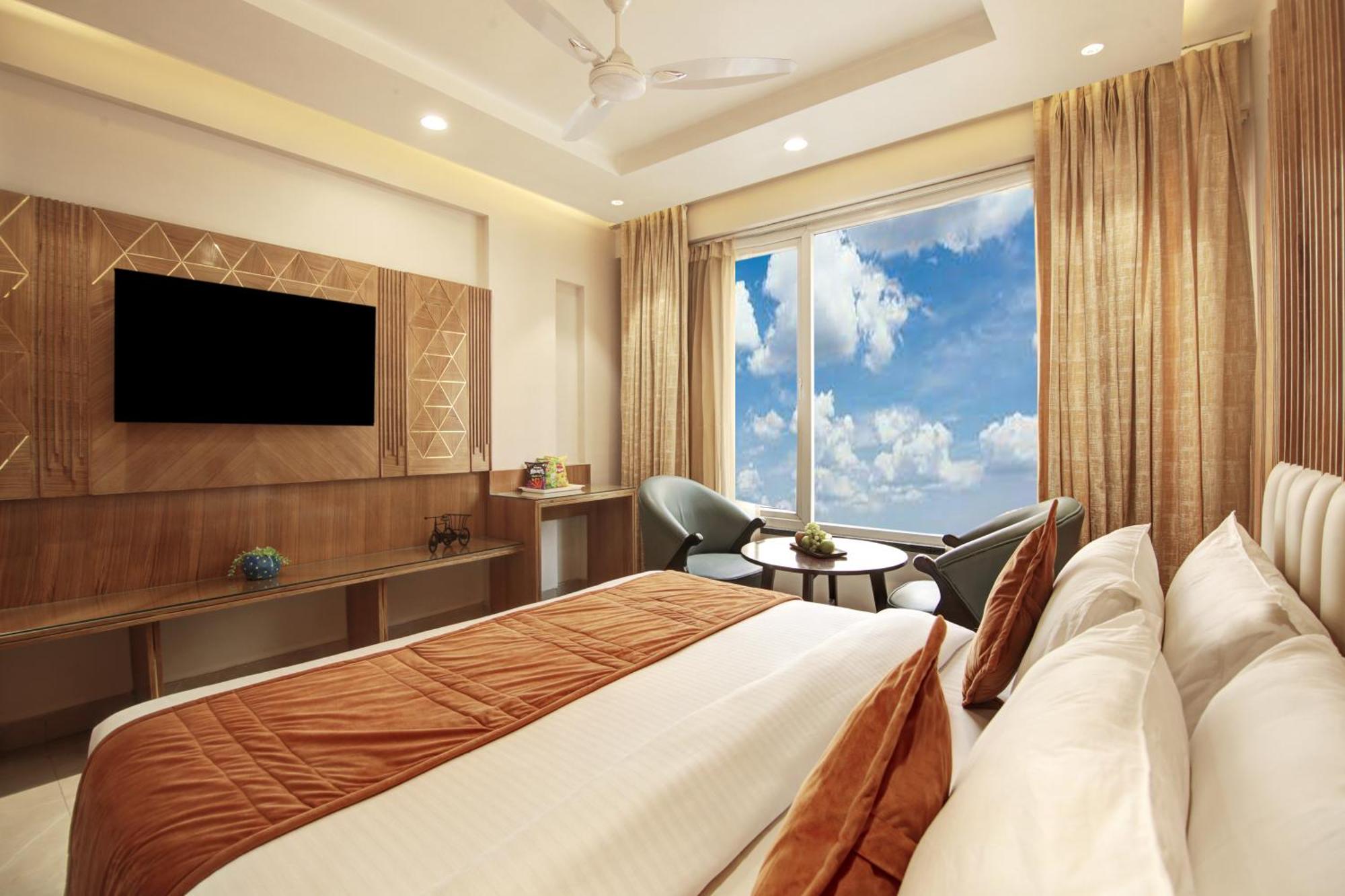 Hotel Krishna Plaza 'New Delhi' - By M S Hospitality Екстер'єр фото