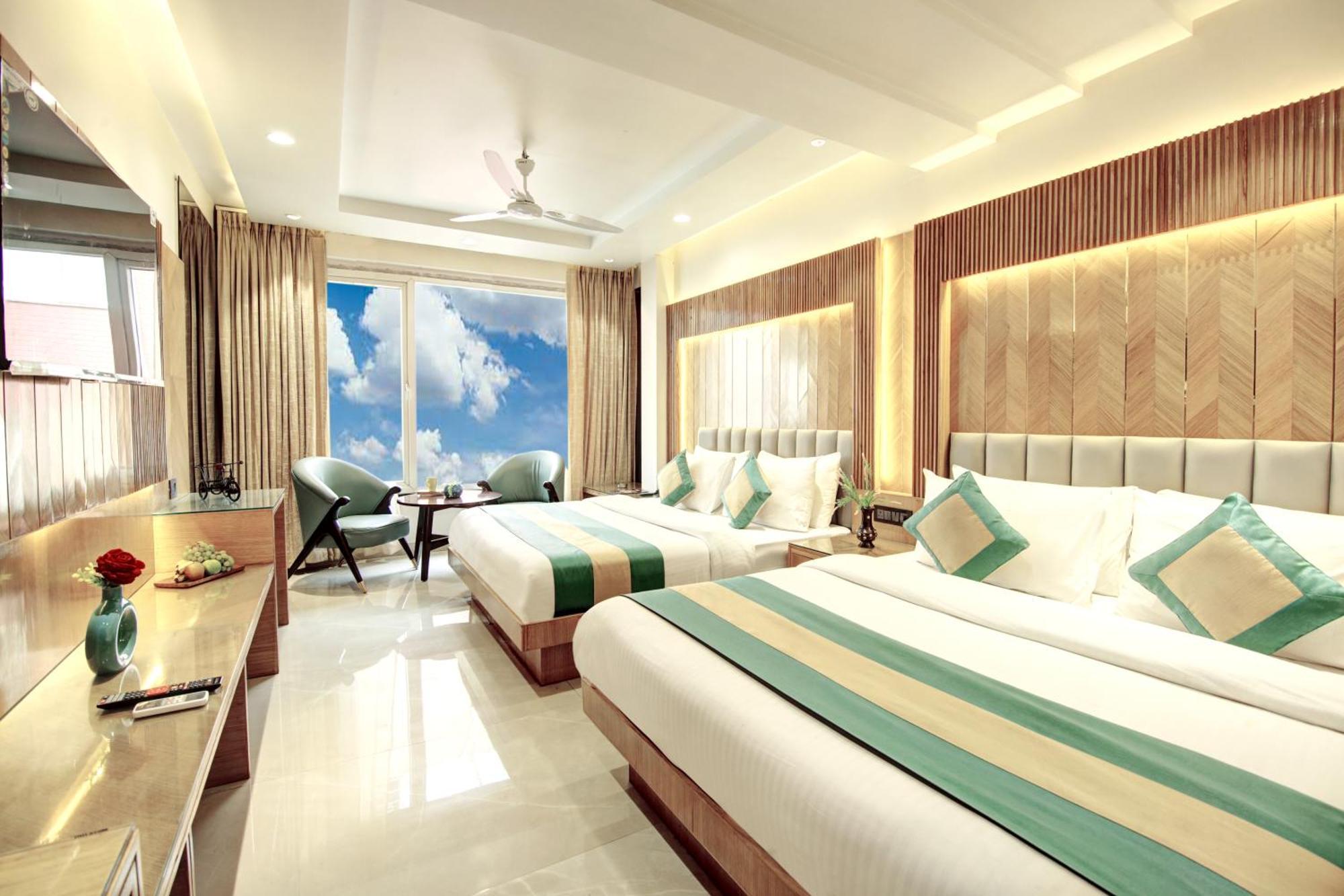 Hotel Krishna Plaza 'New Delhi' - By M S Hospitality Екстер'єр фото
