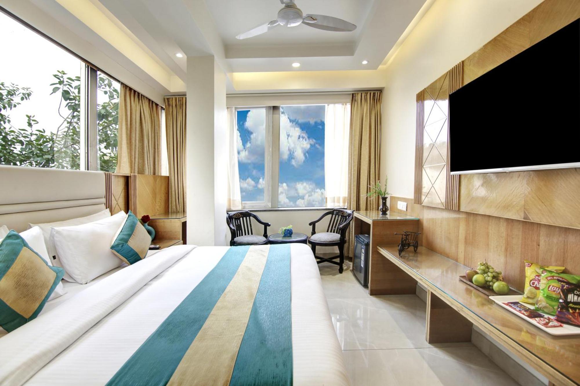 Hotel Krishna Plaza 'New Delhi' - By M S Hospitality Екстер'єр фото