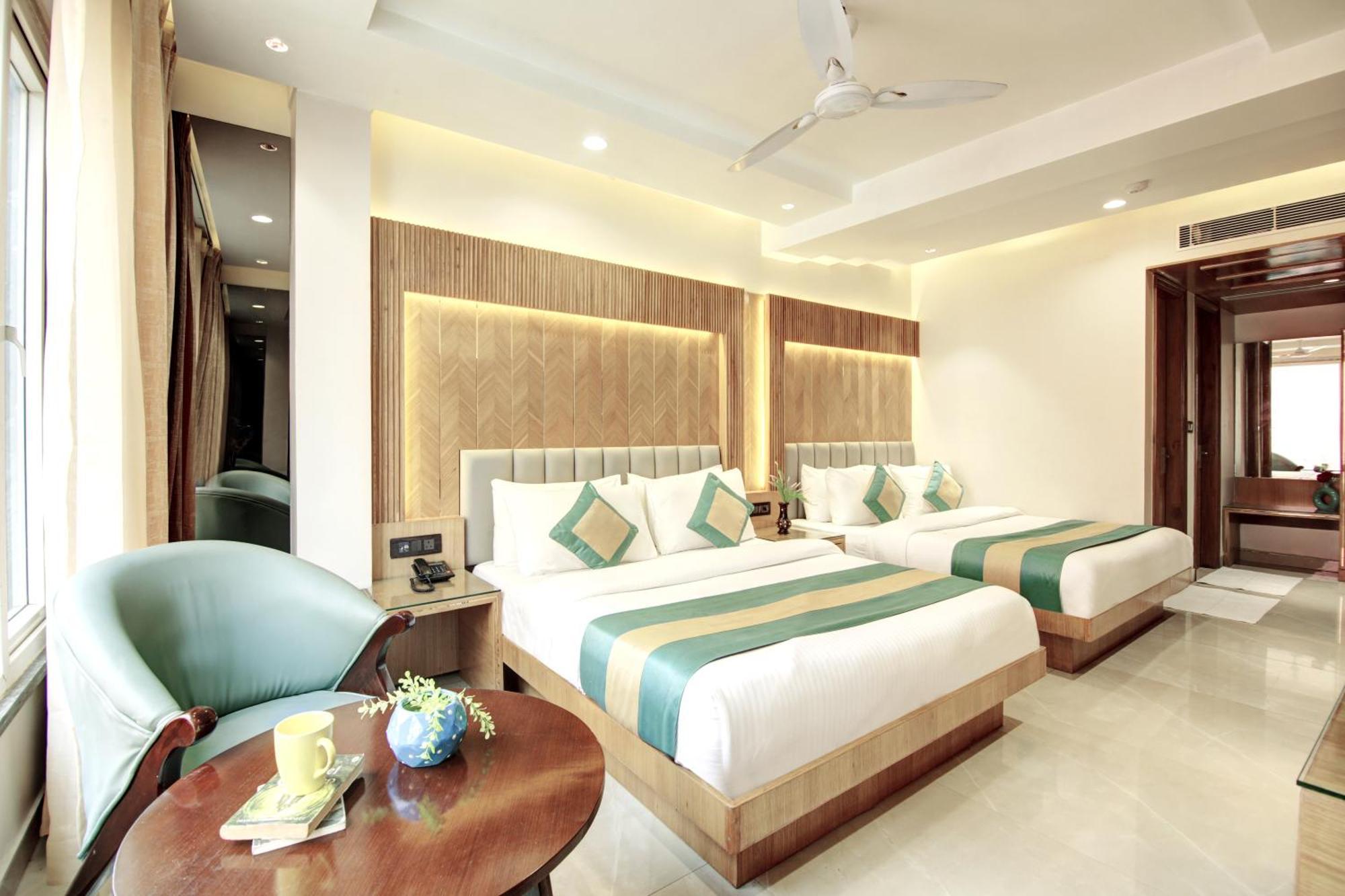 Hotel Krishna Plaza 'New Delhi' - By M S Hospitality Екстер'єр фото