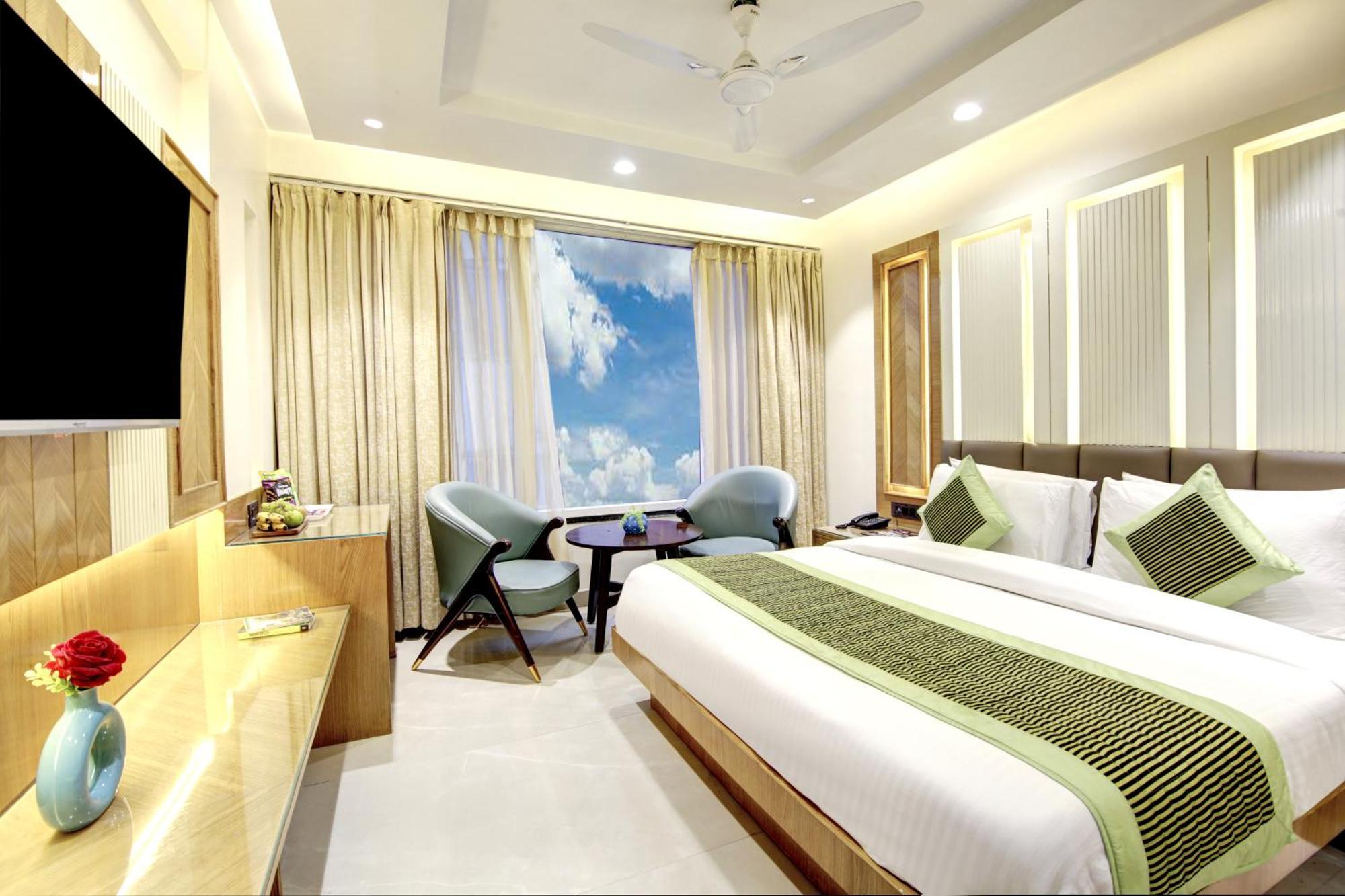 Hotel Krishna Plaza 'New Delhi' - By M S Hospitality Екстер'єр фото