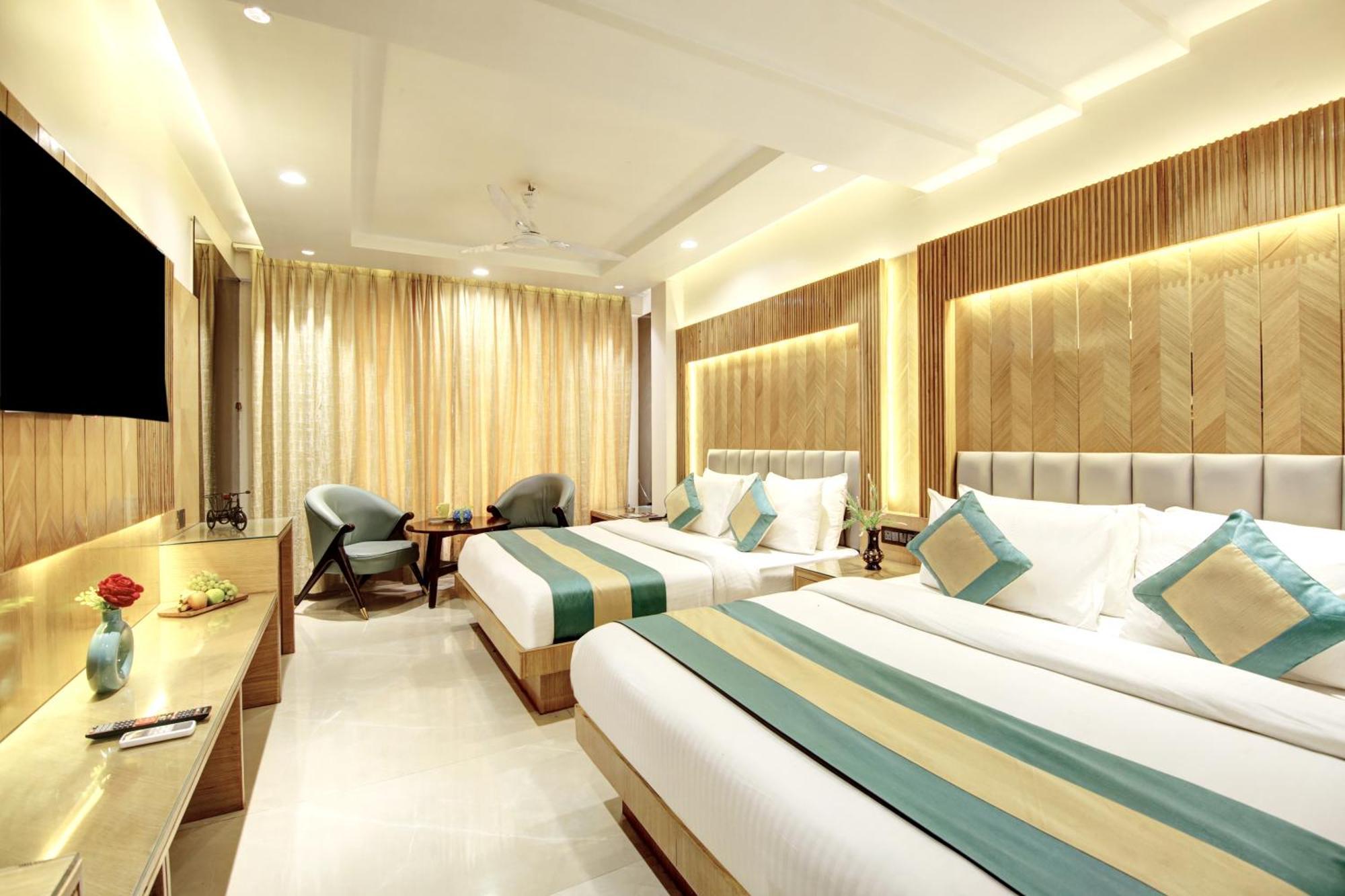 Hotel Krishna Plaza 'New Delhi' - By M S Hospitality Екстер'єр фото