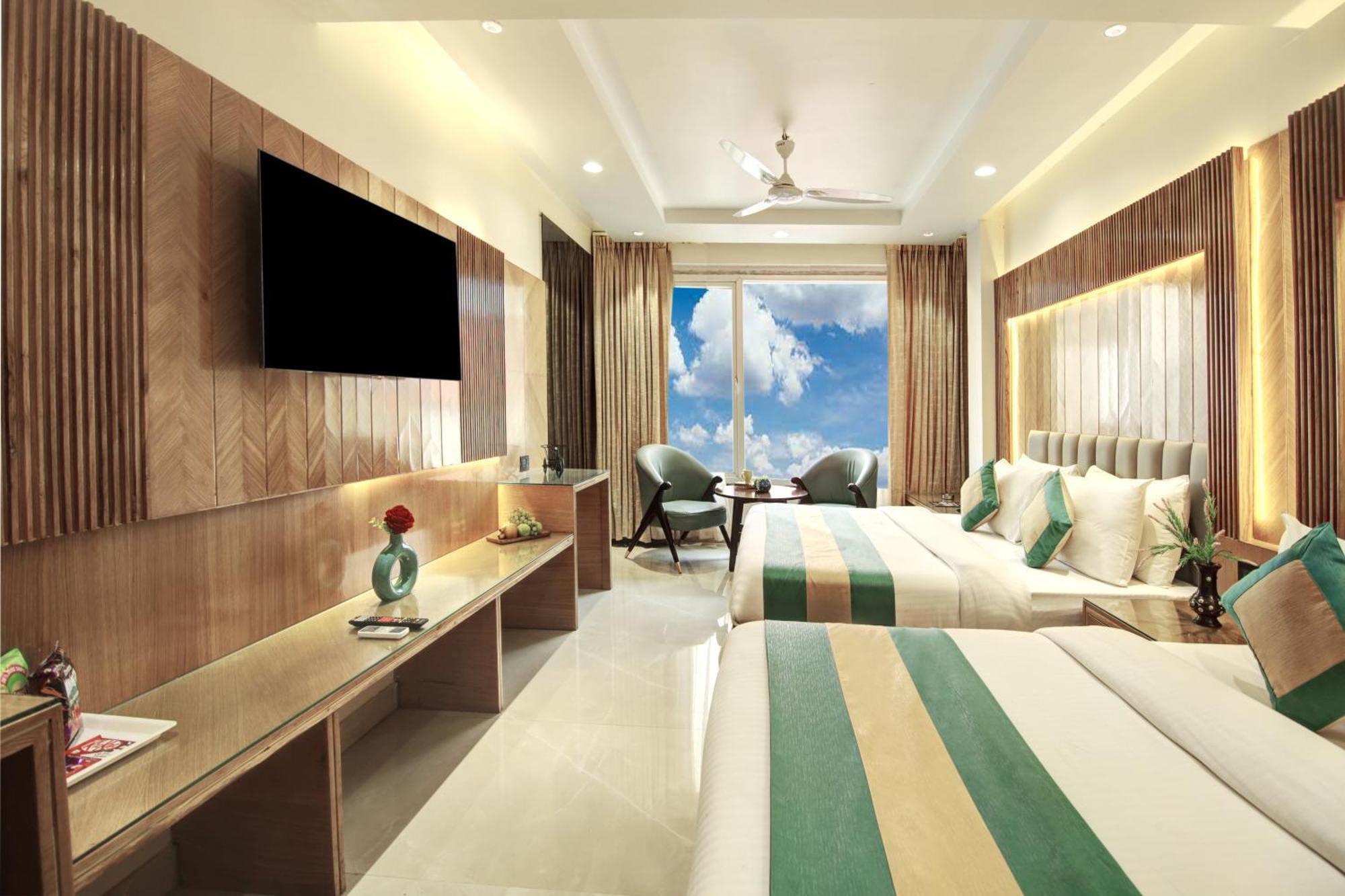 Hotel Krishna Plaza 'New Delhi' - By M S Hospitality Екстер'єр фото
