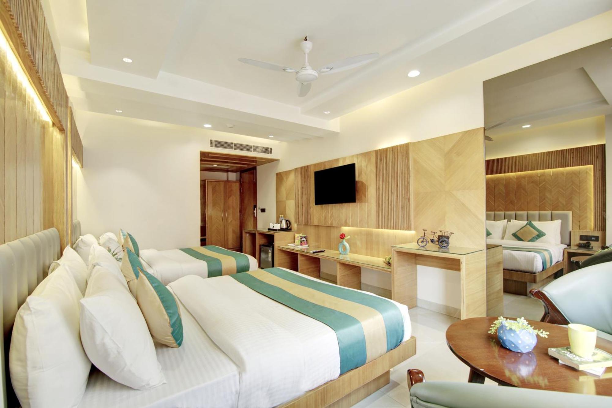 Hotel Krishna Plaza 'New Delhi' - By M S Hospitality Екстер'єр фото